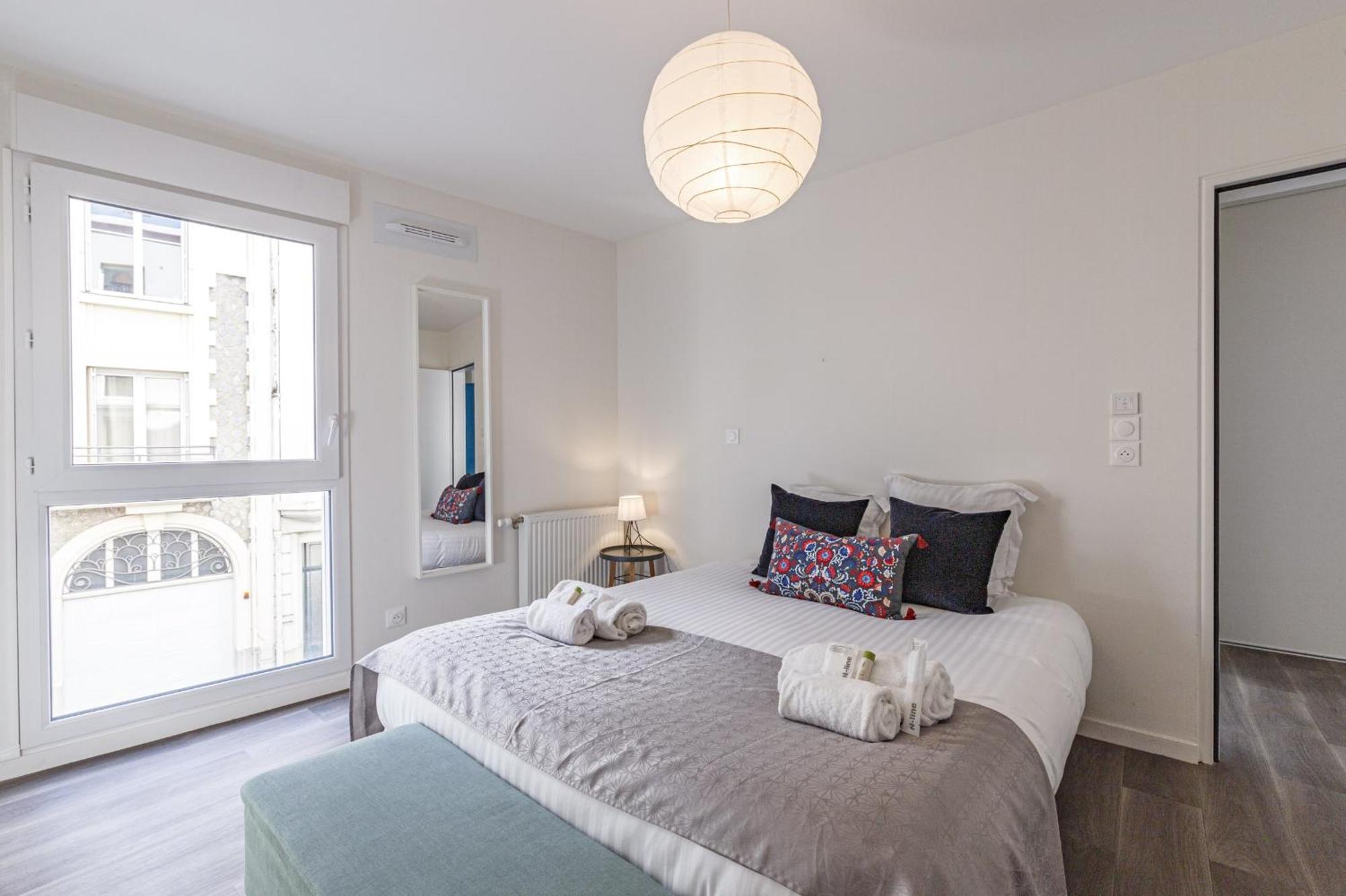 Laura - Proche Gare, Arrivée 24 24 Appartement