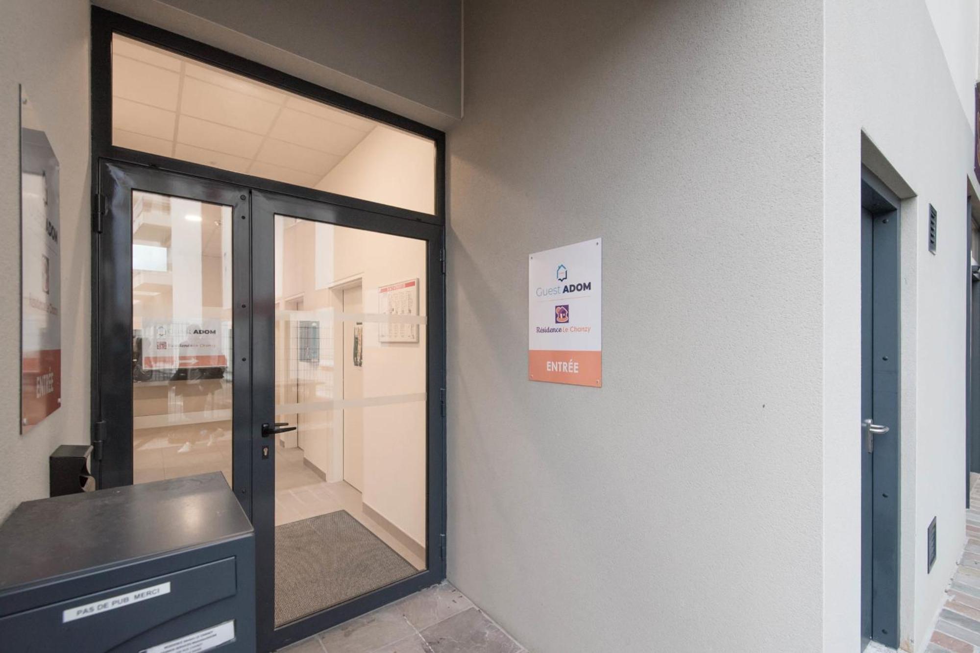 Laura - Proche Gare, Arrivée 24 24 Appartement *